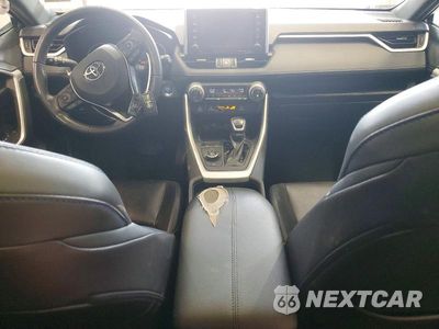 Zdjęcie 8 z 13 samochodu: 2020 TOYOTA RAV4 XSE VIN:4T3EWRFV9LU001403 - miniatura
