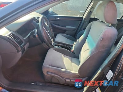 Zdjęcie 7 z 12 samochodu: 2005 HONDA ACCORD LX VIN:1HGCM56435A190548 - miniatura