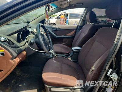 Zdjęcie 7 z 12 samochodu: 2010 KIA FORTE EX VIN:KNAFU4A29A5835537 - miniatura