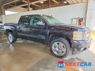 Czwarte zdjęcie samochodu z boku: 2011 CHEVROLET SILVERADO K1500 LTZ VIN:3GCPKTE37BG401301 - miniatura
