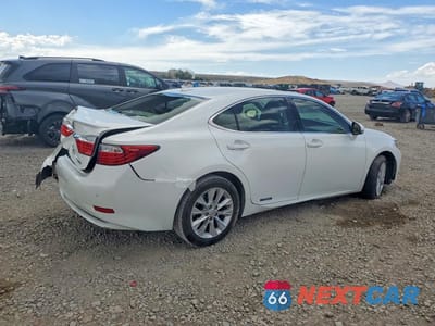 Trzecie zdjęcie samochodu z tyłu: 2013 LEXUS ES 300H VIN:JTHBW1GG2D2010134 - miniatura