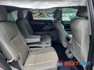 Zdjęcie 10 z 12 samochodu: 2019 TOYOTA HIGHLANDER LIMITED VIN:5TDDZRFH2KS929972 - miniatura