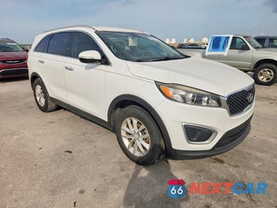 Czwarte zdjęcie samochodu z boku: 2017 KIA SORENTO LX VIN:5XYPG4A3XHG321947 - miniatura