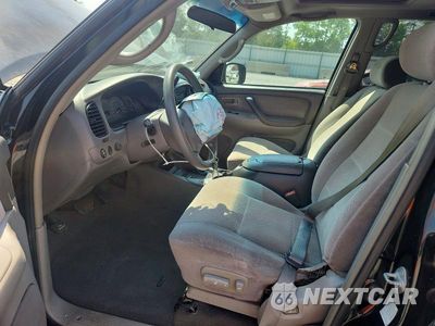Zdjęcie 7 z 13 samochodu: 2004 TOYOTA SEQUOIA SR5 VIN:5TDZT34AX4S217027 - miniatura