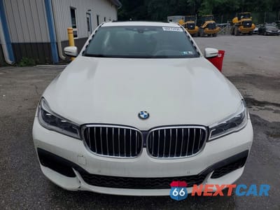 Piąte zdjęcie samochodu w środku: 2018 BMW 750 XI VIN:WBA7F2C50JG423747 - miniatura