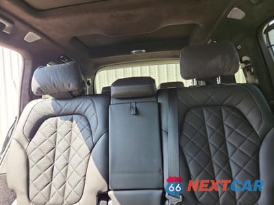 Zdjęcie 10 z 14 samochodu: 2025 BMW X7 XDRIVE40I VIN:5UX23EM06S9X05857 - miniatura