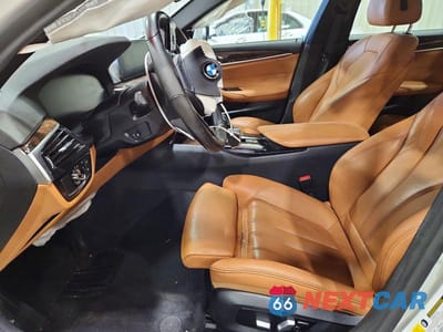 Zdjęcie 7 z 12 samochodu: 2020 BMW 530 XI VIN:WBAJR7C06LCD65137 - miniatura