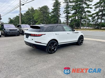 Czwarte zdjęcie samochodu z boku: 2018 LAND ROVER RANGE ROVER VELAR R-DYNAMIC HSE VIN:SALYM2RV1JA727735 - miniatura