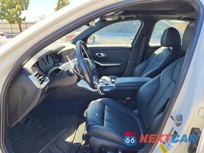 Zdjęcie 7 z 12 samochodu: 2019 BMW 330I VIN:WBA5R1C57KAJ99390 - miniatura