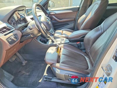 Zdjęcie 7 z 13 samochodu: 2018 BMW X1 XDRIVE28I VIN:WBXHT3C38J5K31303 - miniatura