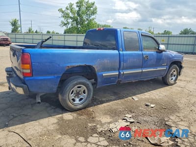 Trzecie zdjęcie samochodu z tyłu: 2002 CHEVROLET SILVERADO C1500 VIN:2GCEC19T021388113 - miniatura