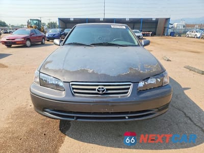 Piąte zdjęcie samochodu w środku: 2000 TOYOTA CAMRY LE VIN:4T1BG22K7YU968661 - miniatura