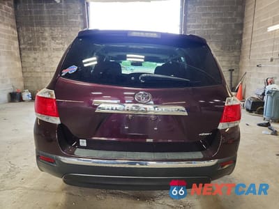 Zdjęcie 6 z 13 samochodu: 2013 TOYOTA HIGHLANDER SE VIN:5TDBK3EH7DS248249 - miniatura
