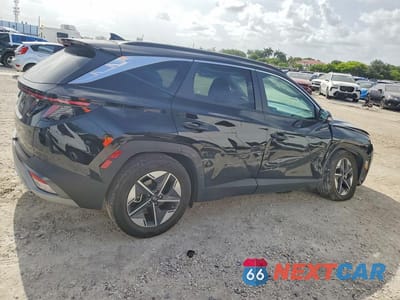 Trzecie zdjęcie samochodu z tyłu: 2025 HYUNDAI TUCSON SEL VIN:3KMJC3DE2SE011480 - miniatura