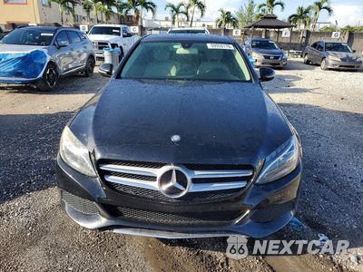 Piąte zdjęcie samochodu w środku: 2017 MERCEDES-BENZ 300 C VIN:55SWF4KB4HU230666 - miniatura