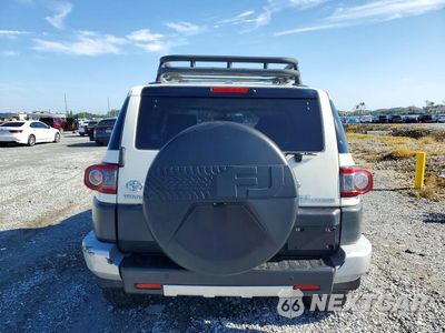 Zdjęcie 6 z 13 samochodu: 2013 TOYOTA FJ CRUISER BASE VIN:JTEBU4BF8DK158520 - miniatura