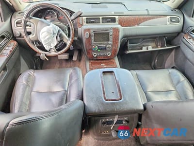 Zdjęcie 8 z 14 samochodu: 2011 GMC YUKON DENALI VIN:1GKS2EEF9BR249865 - miniatura