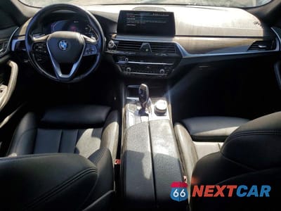 Zdjęcie 8 z 12 samochodu: 2020 BMW 530E VIN:WBAJA9C07LB399822 - miniatura