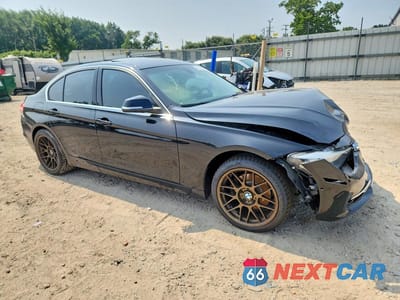 Czwarte zdjęcie samochodu z boku: 2015 BMW 328 XI VIN:WBA3B3G56FNR88095 - miniatura