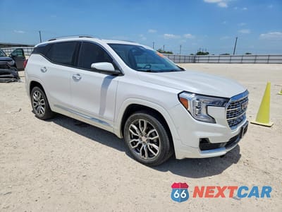 Czwarte zdjęcie samochodu z boku: 2023 GMC TERRAIN DENALI VIN:3GKALXEG6PL107629 - miniatura