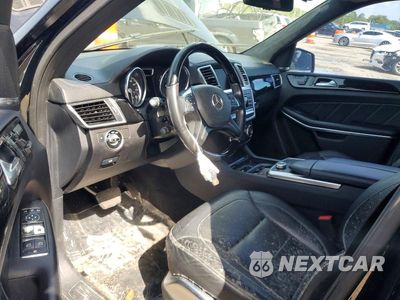 Zdjęcie 8 z 12 samochodu: 2016 MERCEDES-BENZ GL 550 4MATIC VIN:4JGDF7DE8GA707328 - miniatura