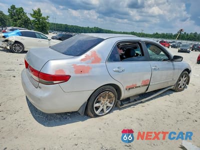 Trzecie zdjęcie samochodu z tyłu: 2003 HONDA ACCORD EX VIN:1HGCM66883A043986 - miniatura