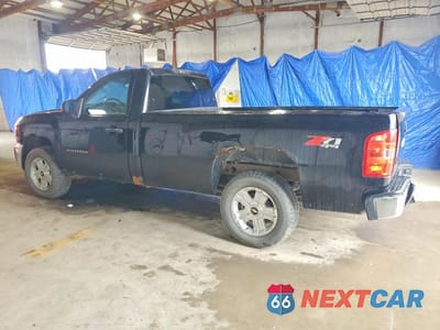 Drugie zdjęcie samochodu z przodu: 2013 CHEVROLET SILVERADO K1500 LT VIN:1GCNKSE09DZ172226 - miniatura