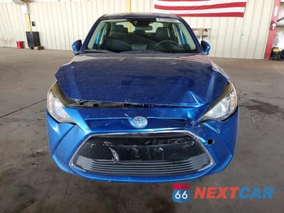 Piąte zdjęcie samochodu w środku: 2017 TOYOTA YARIS IA BASE VIN:3MYDLBYV4HY182308 - miniatura