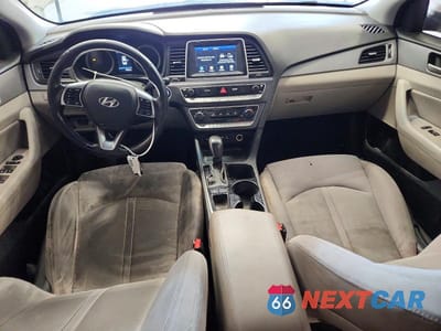 Zdjęcie 8 z 12 samochodu: 2018 HYUNDAI SONATA SEL VIN:5NPE34AF2JH633661 - miniatura