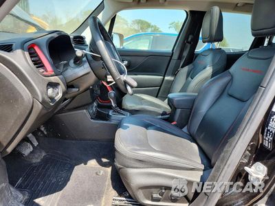 Zdjęcie 7 z 13 samochodu: 2023 JEEP RENEGADE TRAILHAWK VIN:ZACNJDC16PPP63446 - miniatura