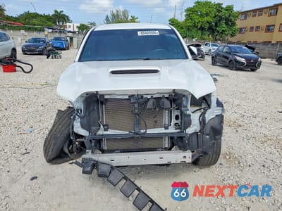 Piąte zdjęcie samochodu w środku: 2023 TOYOTA TACOMA TRD SPORT VIN:3TMCZ5AN1PM621748 - miniatura