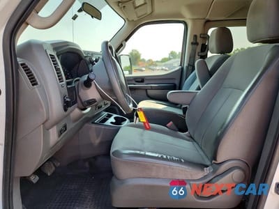 Zdjęcie 7 z 14 samochodu: 2012 NISSAN NV 3500 HD S VIN:5BZAF0AA2CN200699 - miniatura