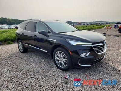Czwarte zdjęcie samochodu z boku: 2023 BUICK ENCLAVE PREMIUM VIN:5GAERCKW5PJ269809 - miniatura