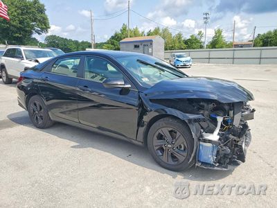 Czwarte zdjęcie samochodu z boku: 2021 HYUNDAI ELANTRA SEL VIN:5NPLM4AG6MH035445 - miniatura