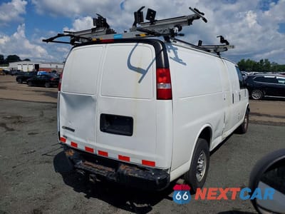 Trzecie zdjęcie samochodu z tyłu: 2021 CHEVROLET EXPRESS 2500 CARGO DELIVERY VAN VIN:1GCWGBFP0M1227601 - miniatura