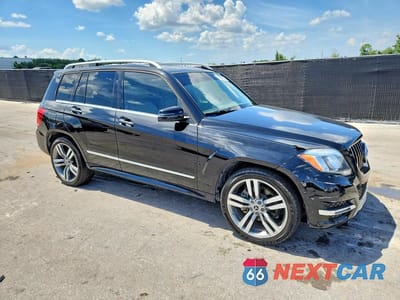 Czwarte zdjęcie samochodu z boku: 2015 MERCEDES-BENZ GLK 350 VIN:WDCGG5HB1FG404951 - miniatura