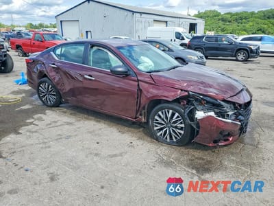 Czwarte zdjęcie samochodu z boku: 2025 NISSAN ALTIMA SV VIN:1N4BL4DV4SN403343 - miniatura