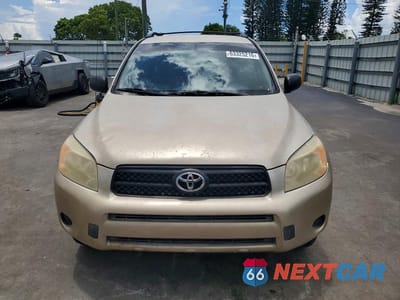 Piąte zdjęcie samochodu w środku: 2007 TOYOTA RAV4 BASE VIN:JTMZD35V375077380 - miniatura
