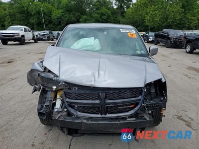 Piąte zdjęcie samochodu w środku: 2019 DODGE GRAND CARAVAN SE VIN:2C4RDGBG8KR503590 - miniatura