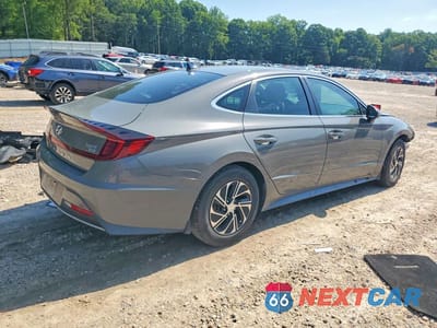 Trzecie zdjęcie samochodu z tyłu: 2021 HYUNDAI SONATA HYBRID BLUE VIN:KMHL24JJ0MA035509 - miniatura