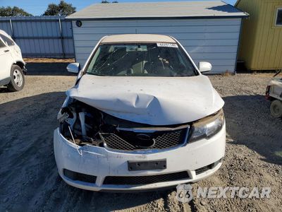 Piąte zdjęcie samochodu w środku: 2010 KIA FORTE EX VIN:KNAFU4A2XA5134697 - miniatura