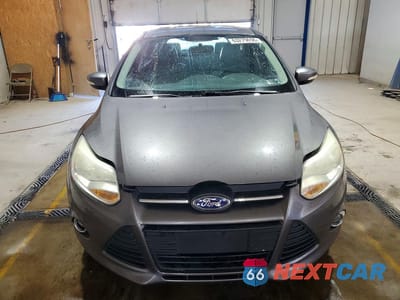 Piąte zdjęcie samochodu w środku: 2014 FORD FOCUS SE VIN:1FADP3K28EL279495 - miniatura