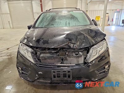 Piąte zdjęcie samochodu w środku: 2018 HONDA ODYSSEY EXL VIN:5FNRL6H77JB032241 - miniatura