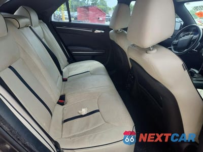 Zdjęcie 10 z 12 samochodu: 2014 CHRYSLER 300 VIN:2C3CCAAG8EH336931 - miniatura