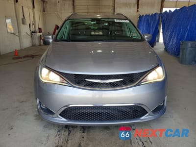 Piąte zdjęcie samochodu w środku: 2017 CHRYSLER PACIFICA TOURING L VIN:2C4RC1BG5HR795059 - miniatura