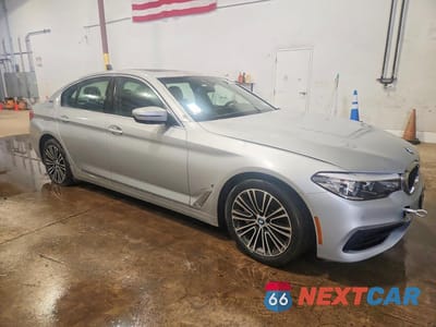 Czwarte zdjęcie samochodu z boku: 2019 BMW 530XE VIN:WBAJB1C5XKB376270 - miniatura