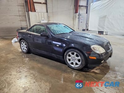 Czwarte zdjęcie samochodu z boku: 1998 MERCEDES-BENZ SLK 230 KOMPRESSOR VIN:WDBKK47F4WF029414 - miniatura