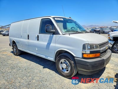 Czwarte zdjęcie samochodu z boku: 2019 CHEVROLET EXPRESS 2500 CARGO DELIVERY VAN VIN:1GCWGBFP3K1175622 - miniatura