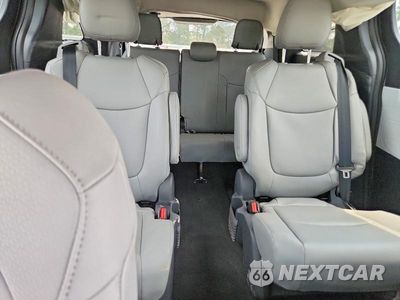 Zdjęcie 10 z 13 samochodu: 2026 TOYOTA SIENNA XLE 7-PASSENGER VIN:5TDYRKEC7TS329349 - miniatura