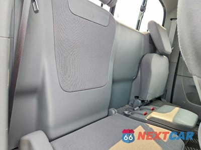 Zdjęcie 10 z 12 samochodu: 2010 TOYOTA TACOMA V6 VIN:5TEUU4EN8AZ715840 - miniatura